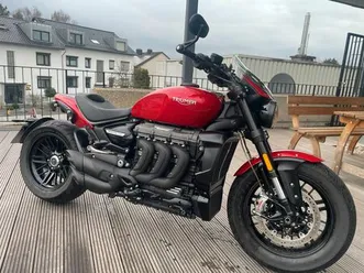 triumph rocket iii 3 r rot/ schwarz koffer erst 140km!!!