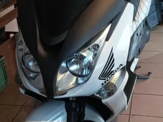 a saisir scooter honda swt-400 abs