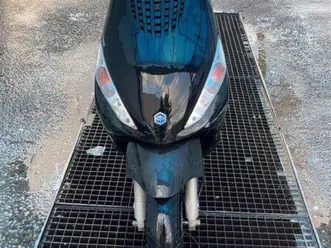 piaggio zip