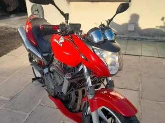vend honda hornet 600 cm3