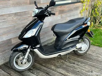 scooter piaggio fly 50 2t