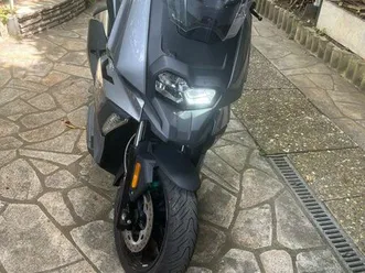urgent scooter bmw c 400 x 2022
