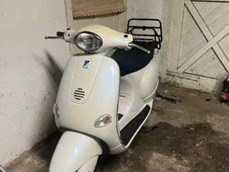 vespa et4 2005 creme rijd goed veel nieuwe onderdelen! — scooters | vespa — marktplaats
