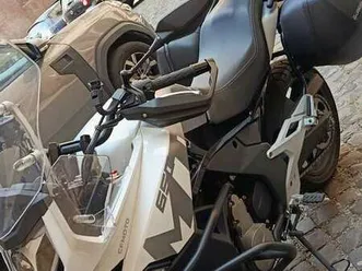 cfmoto 650 mt grigio