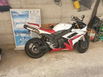 yamaha yzf-r1 bianco