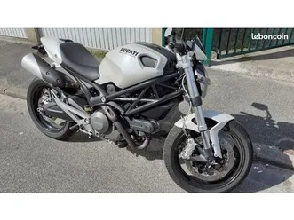 ducati monster 696