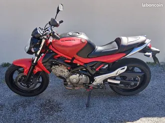 suzuki sfv650 gladius bridée