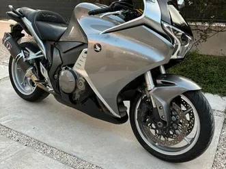 honda vfr1200f abs
