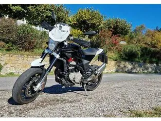 nuda 900 r