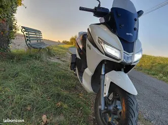 scooter aprilia 50 cc srx50 2places