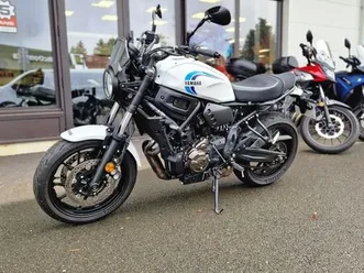 très belle yamaha xsr 700 en très bon état