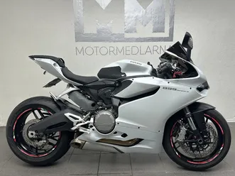 ducati 899 panigale • 2015