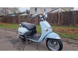 aprilia habana custom 125. very low miles, amazing condition.