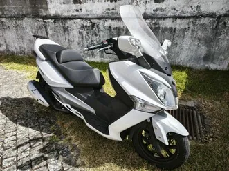 maxi scooter sym 125i start stop cidade da maia