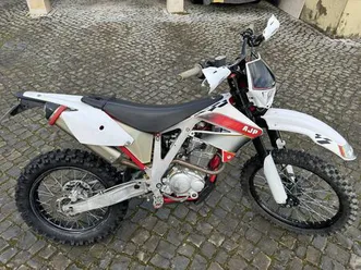 ajp pr4 125 cc 4t 2021 costa