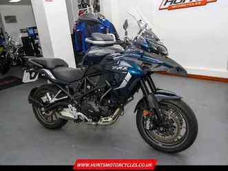 2022, '22 benelli trk 502 abs. one owner. a2 legal. just 2,542 miles. £3,995