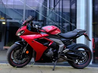 triumph daytona 660 mit maximal vielen extras
