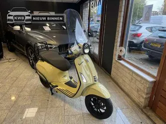 piaggio vespa elletrica bromscooter 45km opknapper beige
