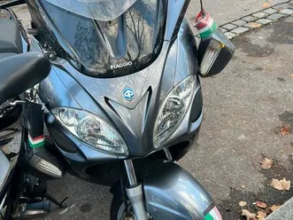 piaggio x9 evolution (unfallschaden)