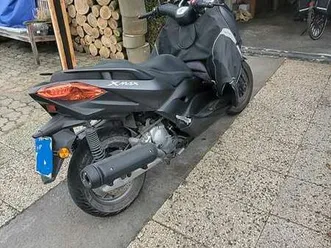 yamaha x-max 125