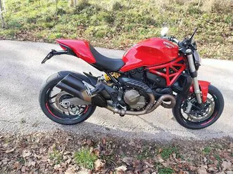 moto ducati monster 821