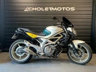 suzuki gladius 650 2009 650 cm3 | moto roadster | 19 400 km | blanc | 49300 cholet