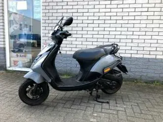 kerstkrakers: 7x piaggio zip sp 2-t nardo en mat zwart 50cc — scooters | piaggio — marktplaats