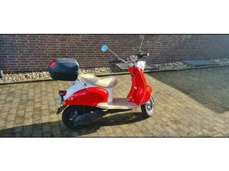 nova motors e retro star elektroroller