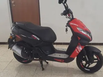 scooter peugeot streetzone