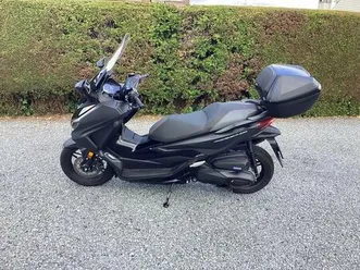 ② honda forza 350 als nieuw uit 2/2023 met garantie