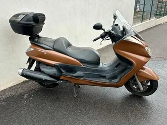 yamaha-majesty-400-maxi-scooter
