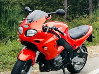 triumph - 995i st sprint