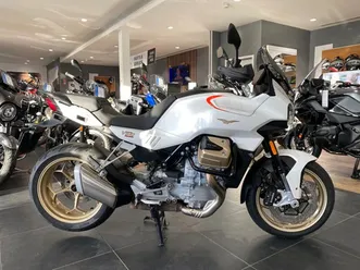 2022 moto guzzi v100 mandello with extras - ni reg