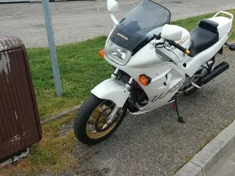 vend honda vfr 750 v4