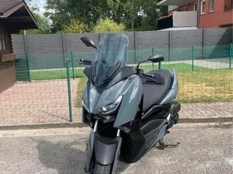 ② yamaha tech xmax 125 cc