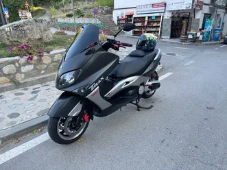 yamaha t-max blackmax →