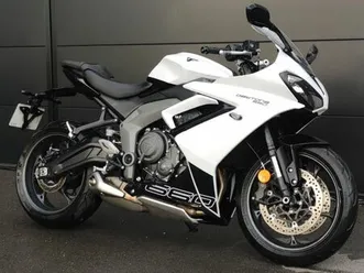 triumph  daytona 660 2025 660 cm3 | moto sportive | 1 774 km | blanc | 95610 eragny