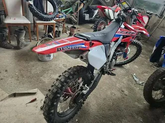 honda crf 250r | 18” mitas vila nova de famalicão e calendário
