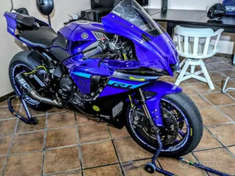 yamaha r1 pari al nuovo