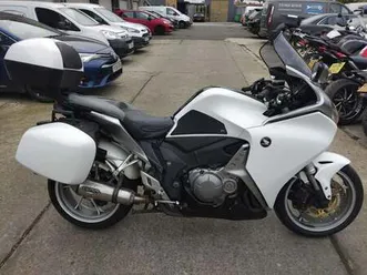 2011 11 honda vfr 1200 f-a white vfr1200f full luggage sports tourer new mot