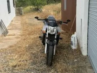 suzuki - gsr 600