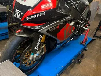 aprilia rsv4 factory rennstrecken motorrad