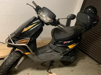 motorroller peugeot buxy mit case und helm