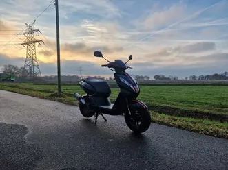 peugeot kisbee roller