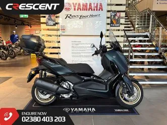 yamaha xmax 300 tech max 2023 only 609 miles with yamaha top case fitted
