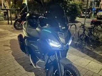 aprilia sr gt 125 scooter