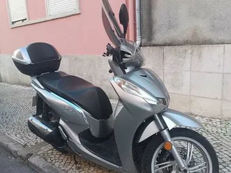 honda sh300i – muito bem estimada – 2 chaves + alarme beato