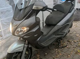 roller 125 piaggio x 9 tüv bis juli 2026
