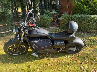 e-roller, e-chopper, motorroller, chopper, motorrad