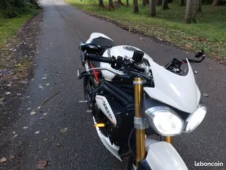 triumph speed triple 1050r